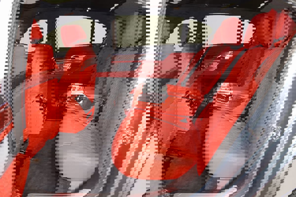 Used 2022 BMW ALPINA B7 xDrive w/ Luxury Rear Seating Package image 98