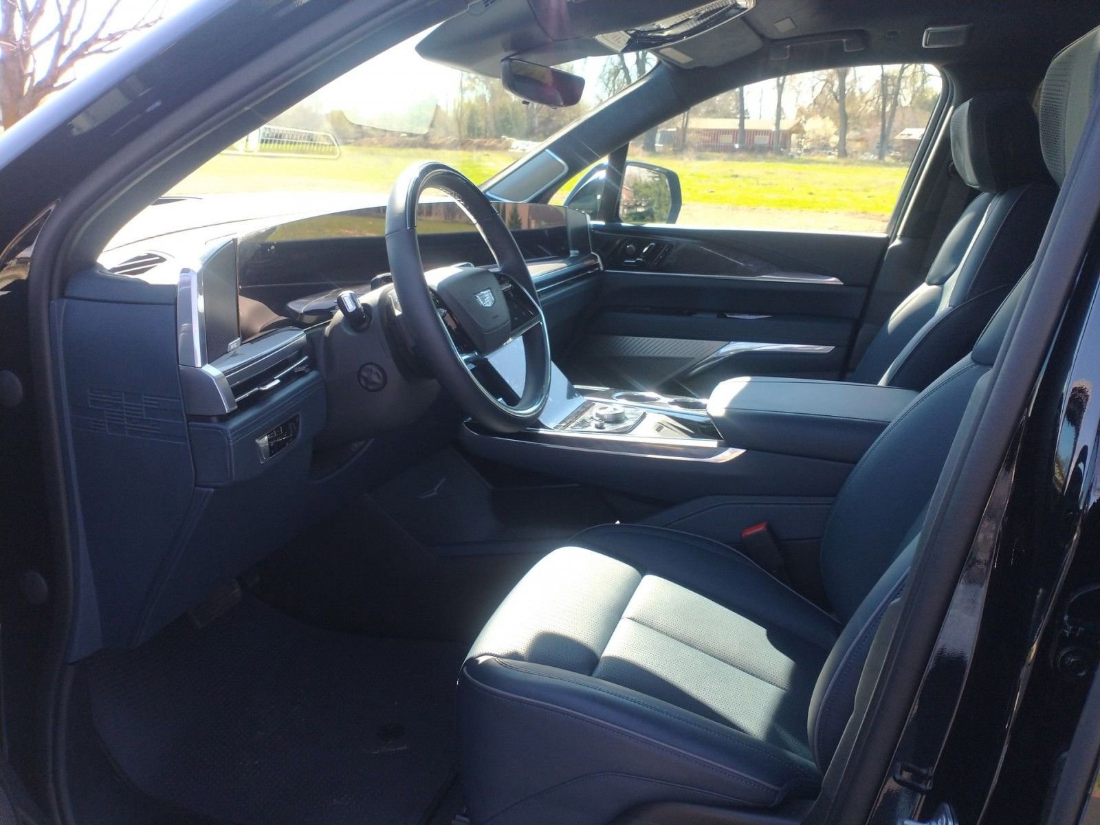 New 2025 Cadillac Escalade IQ Luxury 2 image 21