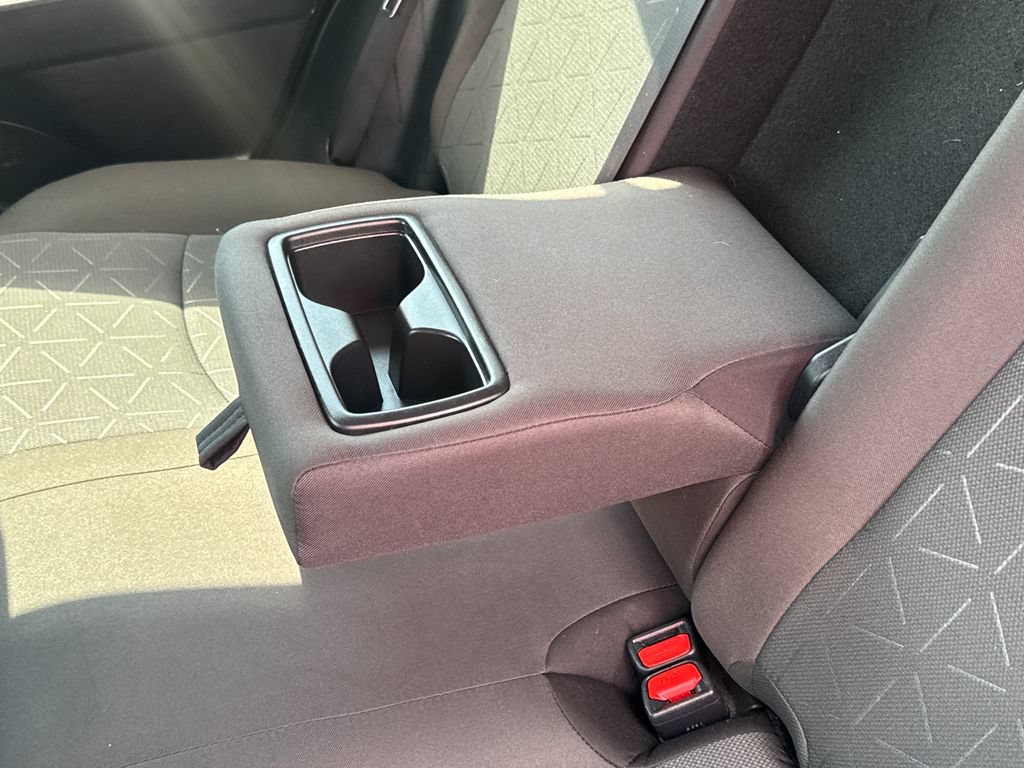 Used 2025 Toyota RAV4 XLE AWD/4WD image 34