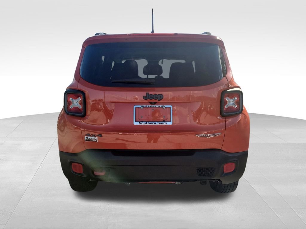 Used 2017 Jeep Renegade Trailhawk image 5