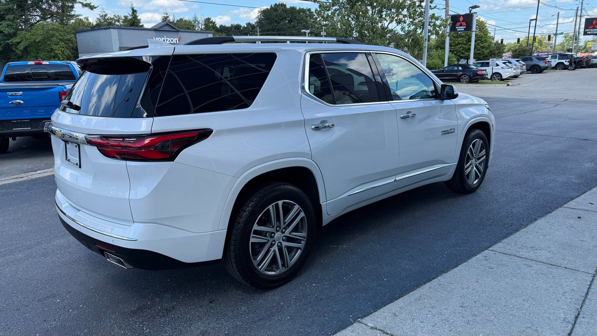 Used 2022 Chevrolet Traverse High Country image 6