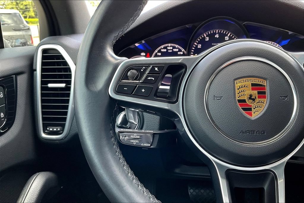 Used 2023 Porsche Cayenne w/ Premium Package AWD/4WD image 11