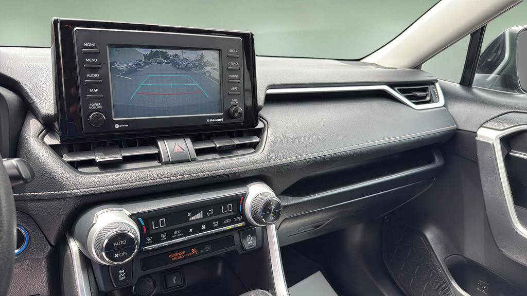 Used 2021 Toyota RAV4 XLE AWD/4WD image 28