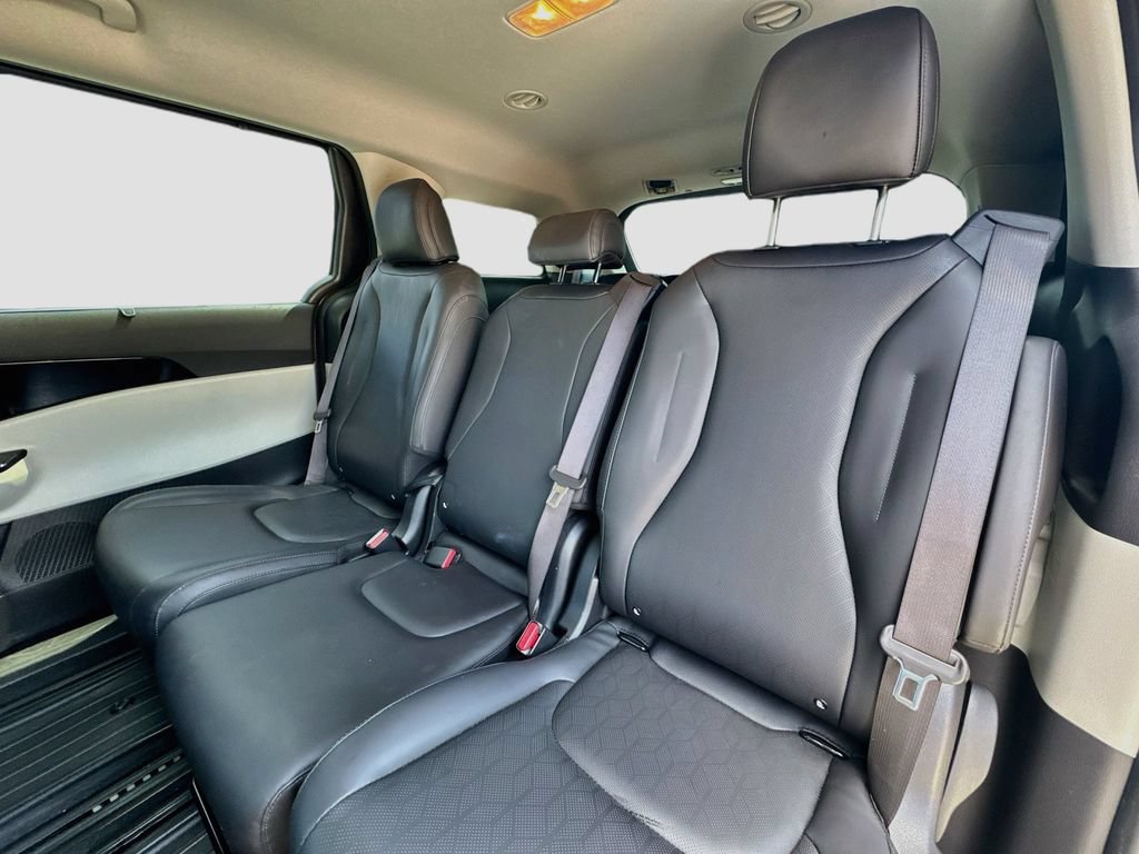 Certified 2023 Kia Carnival SX FWD image 27