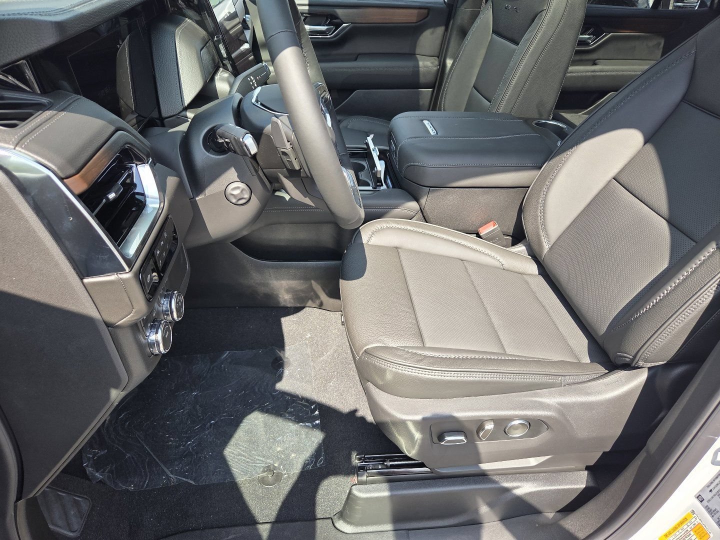 New 2026 GMC Yukon Denali w/ Sun & Power Step Package AWD/4WD image 28