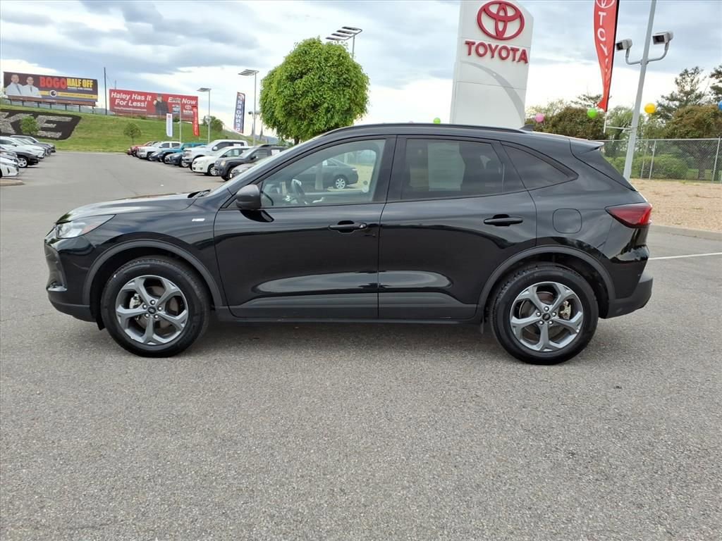 Used 2025 Ford Escape ST-Line AWD/4WD image 8