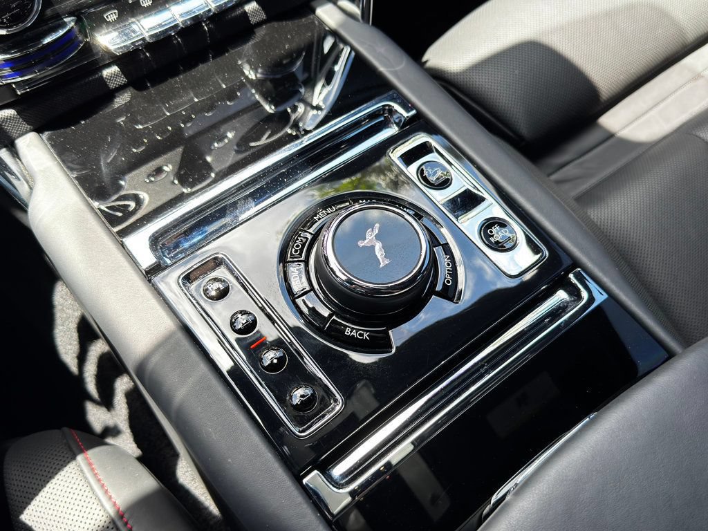 Used 2021 Rolls-Royce Cullinan AWD/4WD image 25