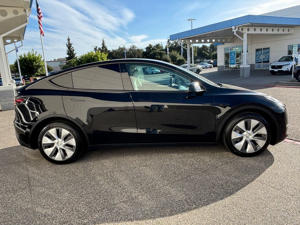 Used 2023 Tesla Model Y Long Range AWD/4WD image 4
