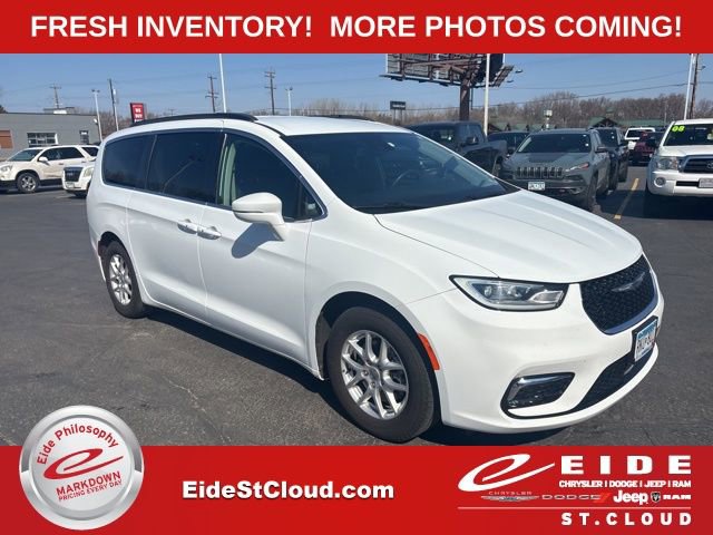 Used 2022 Chrysler Pacifica Touring-L