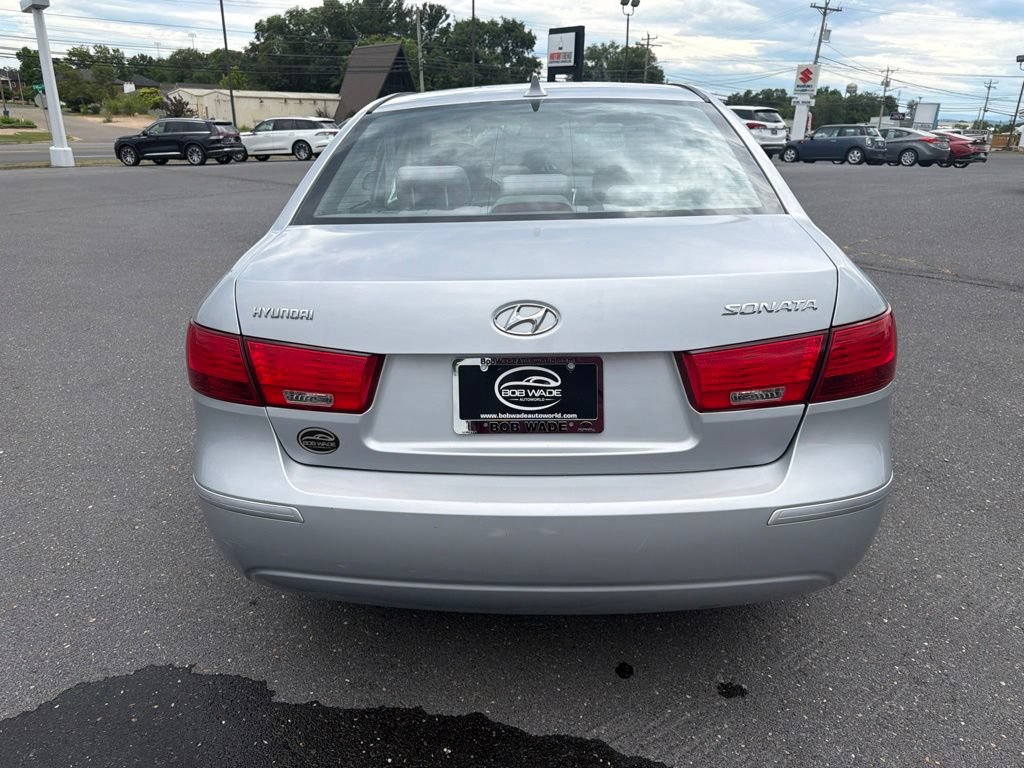 Used 2010 Hyundai Sonata GLS FWD image 4