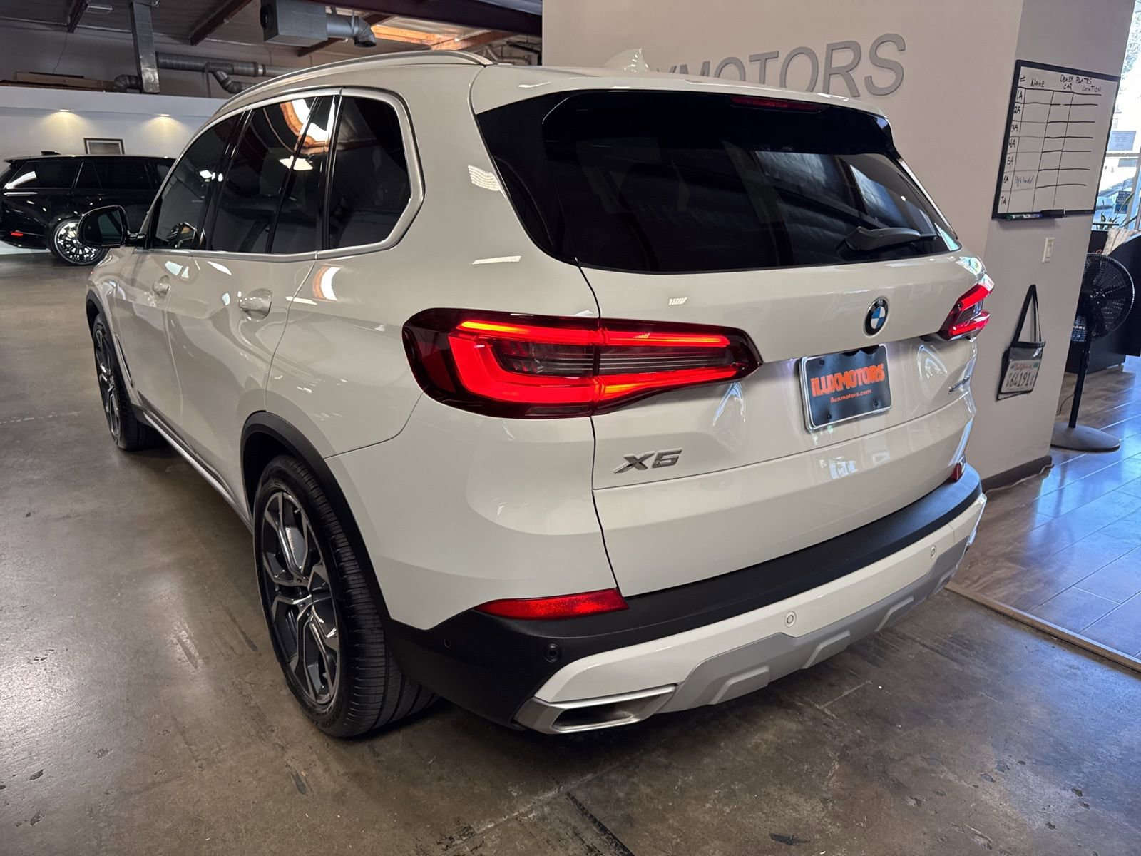 Used 2023 BMW X5 sDrive40i w/ Parking Assistance Package image 6
