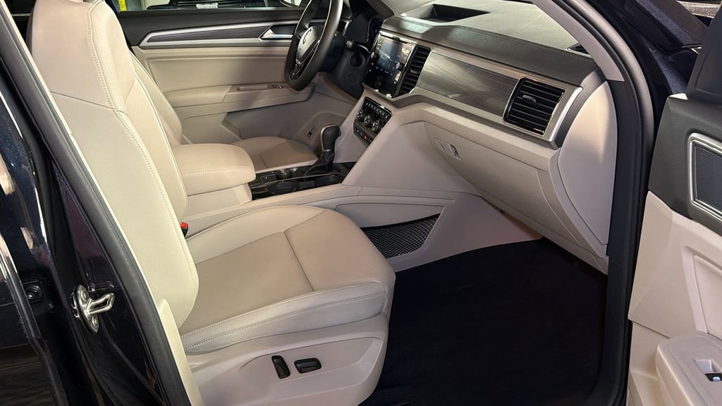 Used 2019 Volkswagen Atlas SEL R-Line image 9
