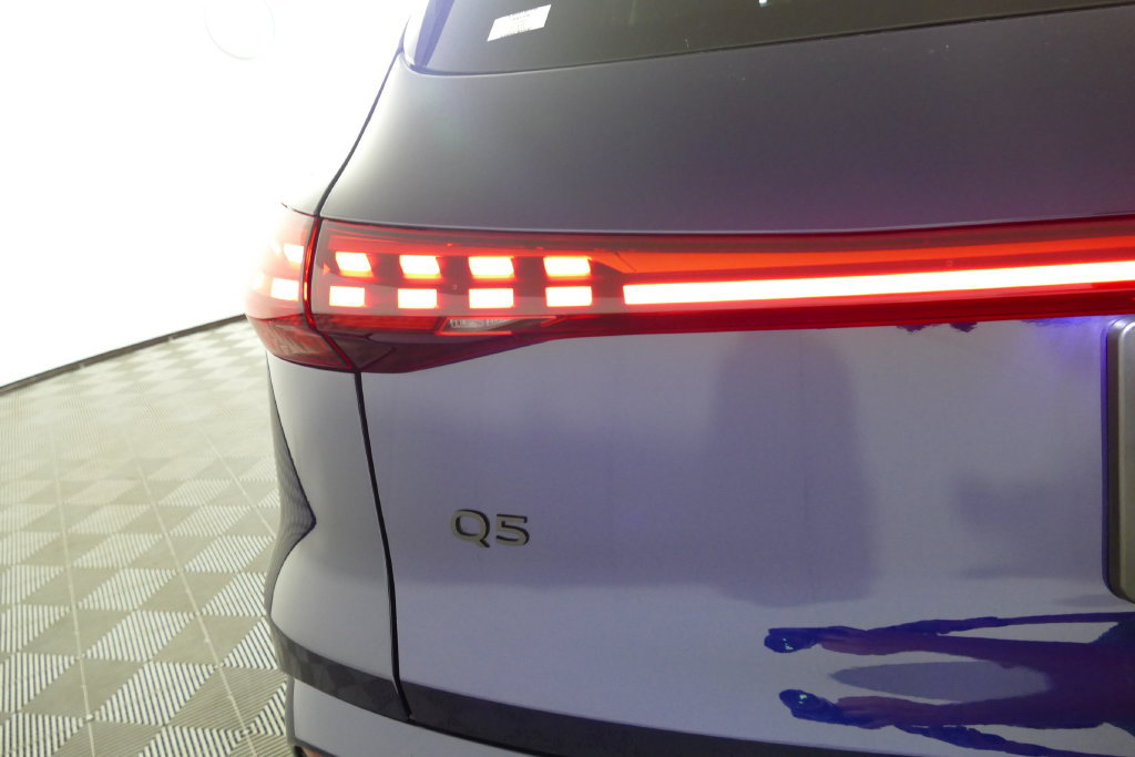 Certified 2025 Audi Q5 Premium AWD/4WD image 31