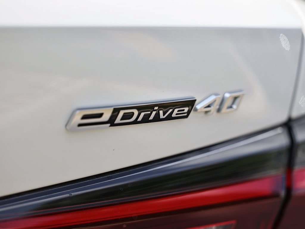 Used 2024 BMW i4 eDrive40 w/ Premium Package RWD image 11