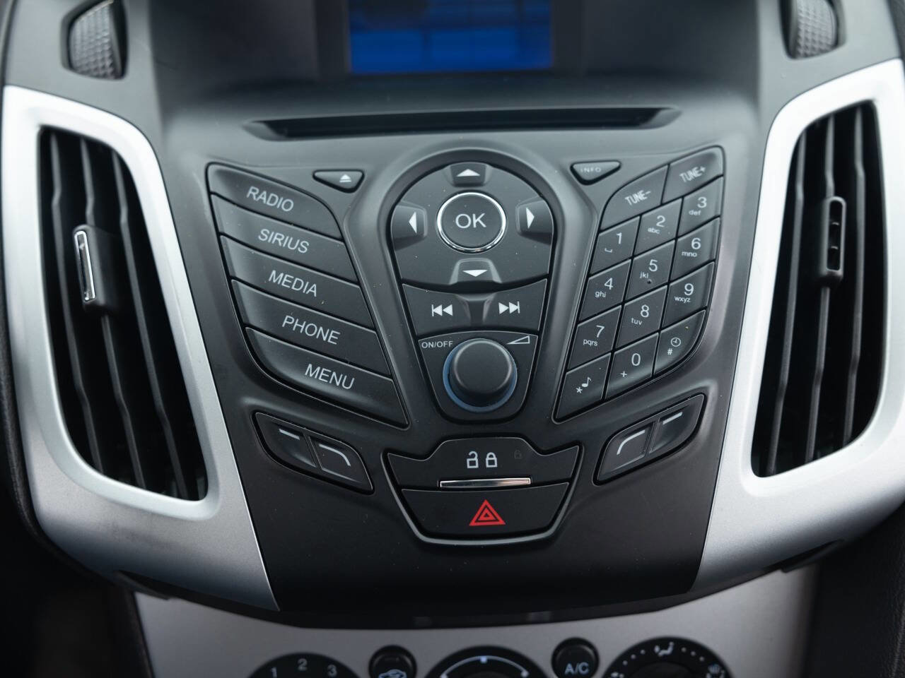 Used 2013 Ford Focus SE FWD image 33