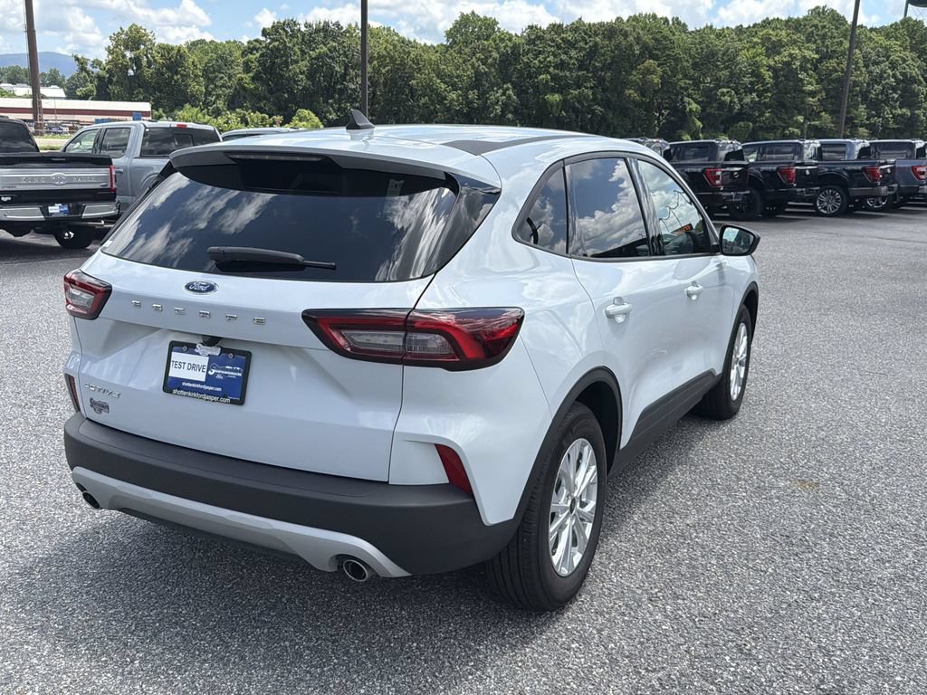 Used 2026 Ford Escape Active w/ Cold Weather Package FWD image 7
