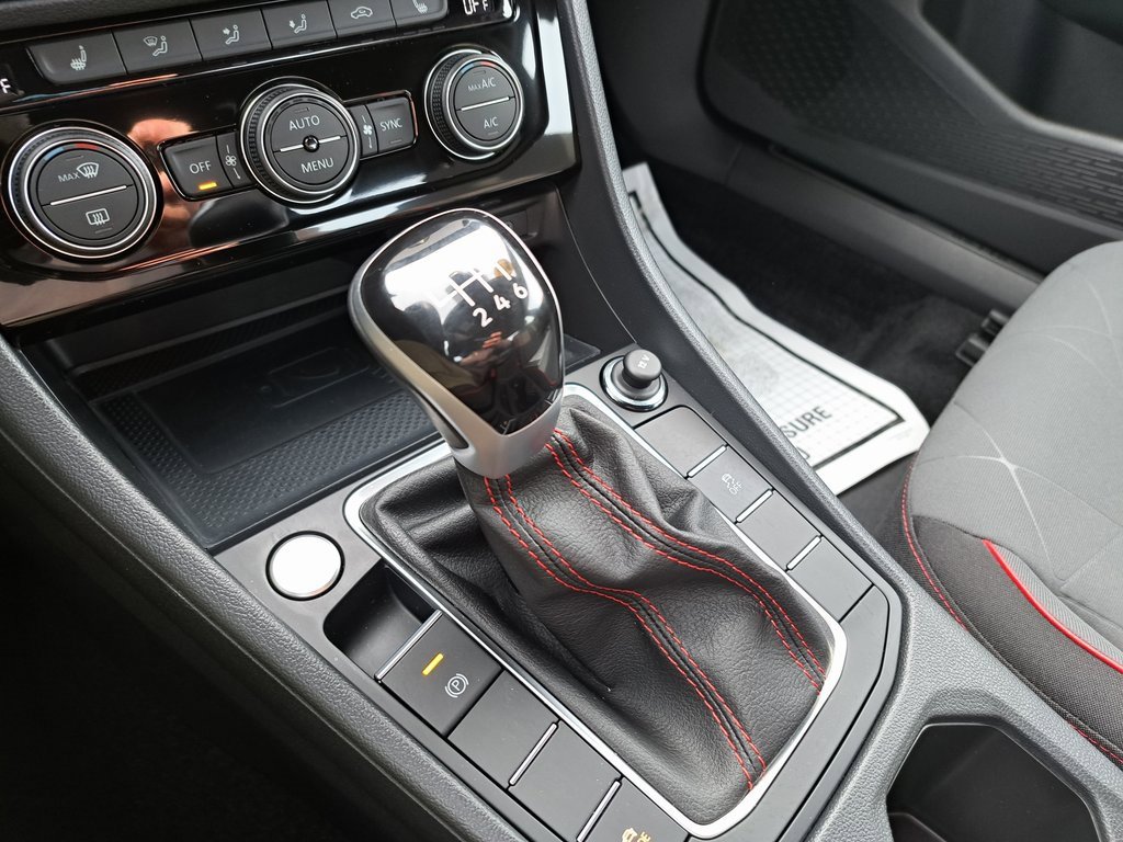 Used 2024 Volkswagen Jetta GLI 40th Anniversary Edition image 19