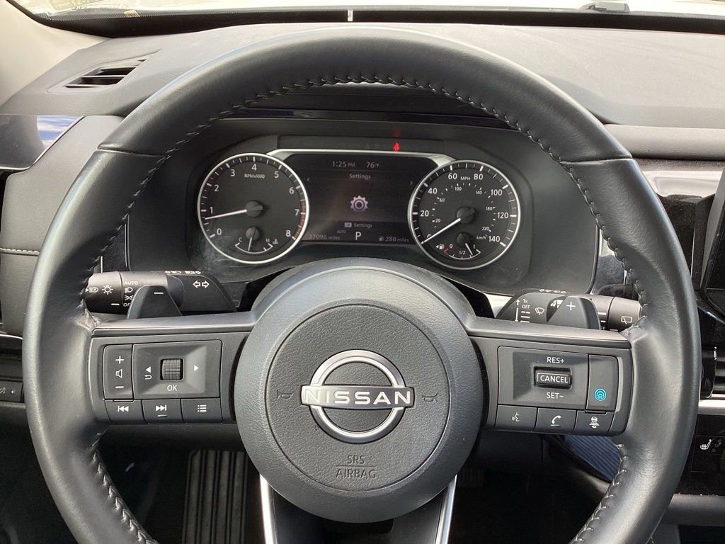 Used 2025 Nissan Pathfinder SV AWD/4WD image 35