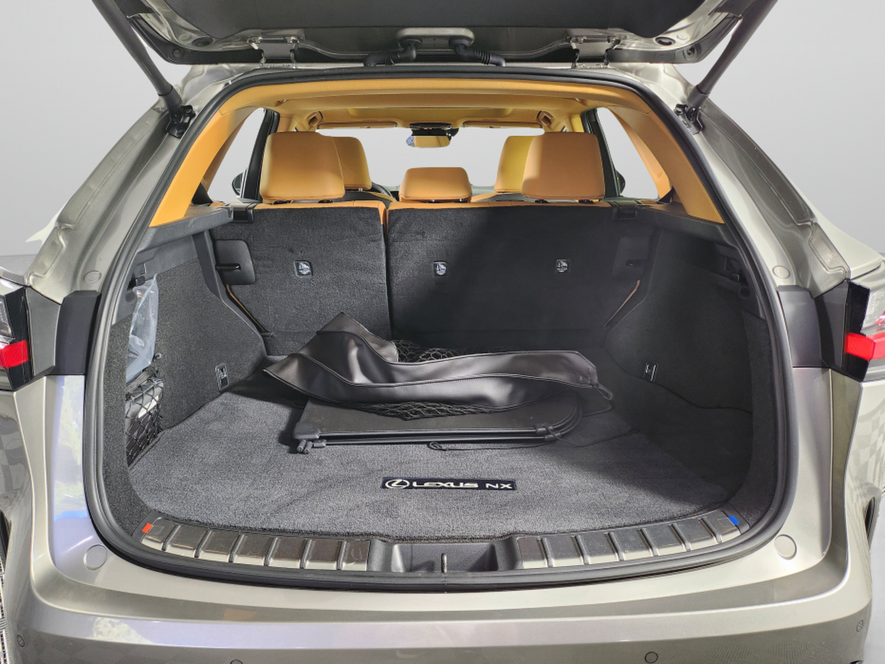 Certified 2025 Lexus NX 250 FWD w/ Towing Package (2000 Lbs) image 24