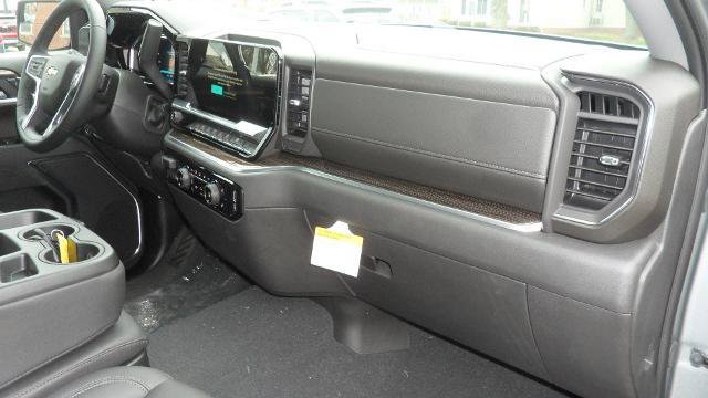 New 2026 Chevrolet Silverado 1500 LT w/ Leather Package AWD/4WD image 16