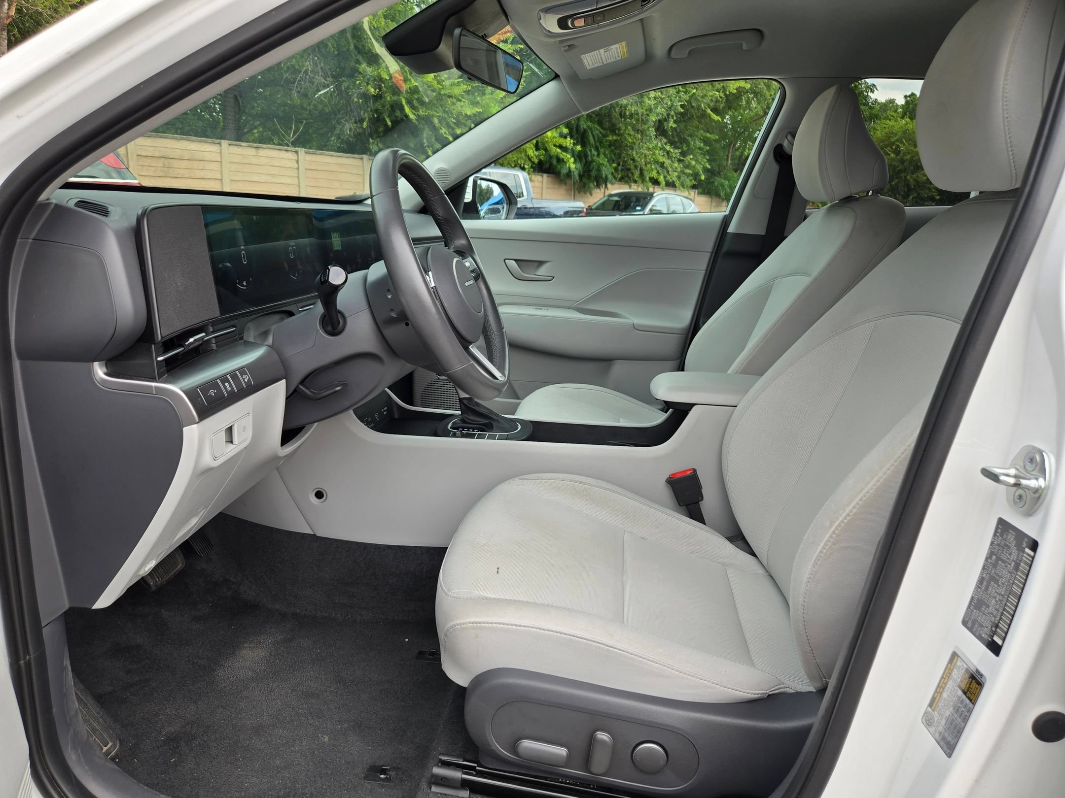 Used 2025 Hyundai Kona SEL FWD image 9