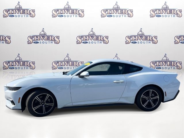 Used 2025 Ford Mustang Coupe RWD image 6