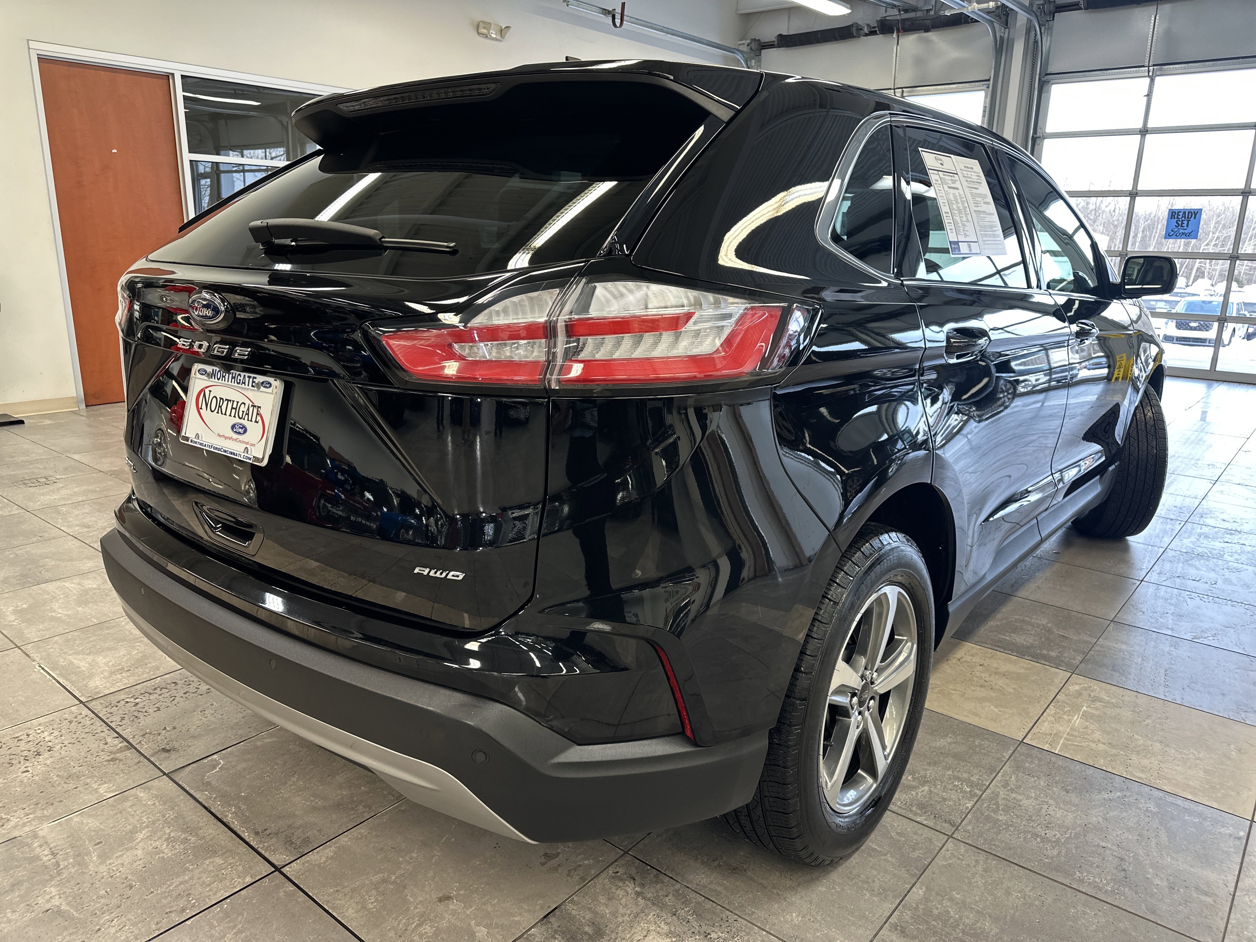 Used 2024 Ford Edge SEL w/ Convenience Package image 13