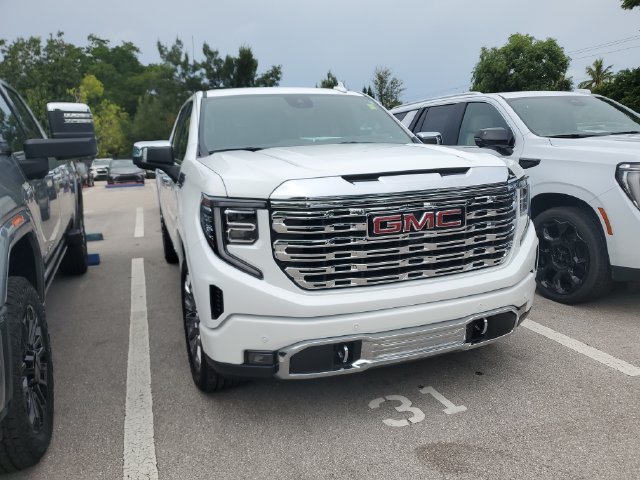 Used 2024 GMC Sierra 1500 Denali w/ Denali Reserve Package RWD image 3