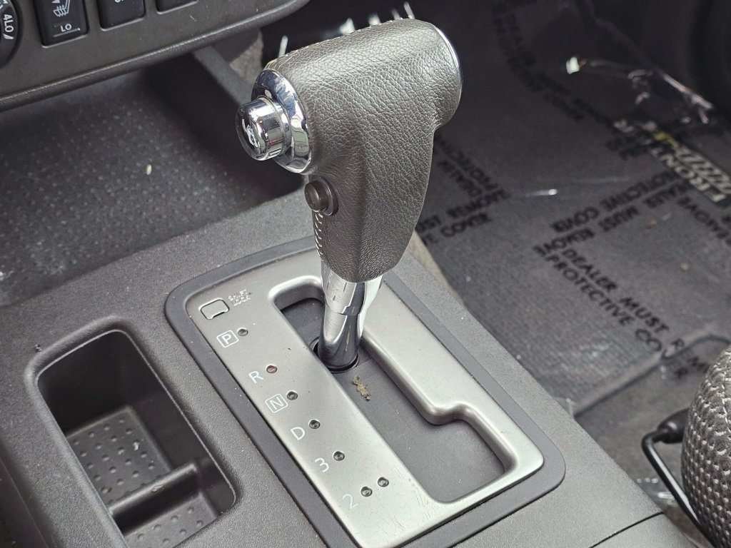 Used 2015 Nissan Frontier PRO-4X image 12