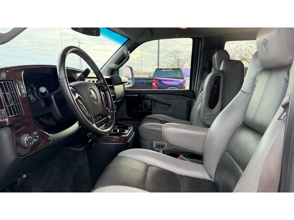 Used 2017 GMC Savana 2500 image 10