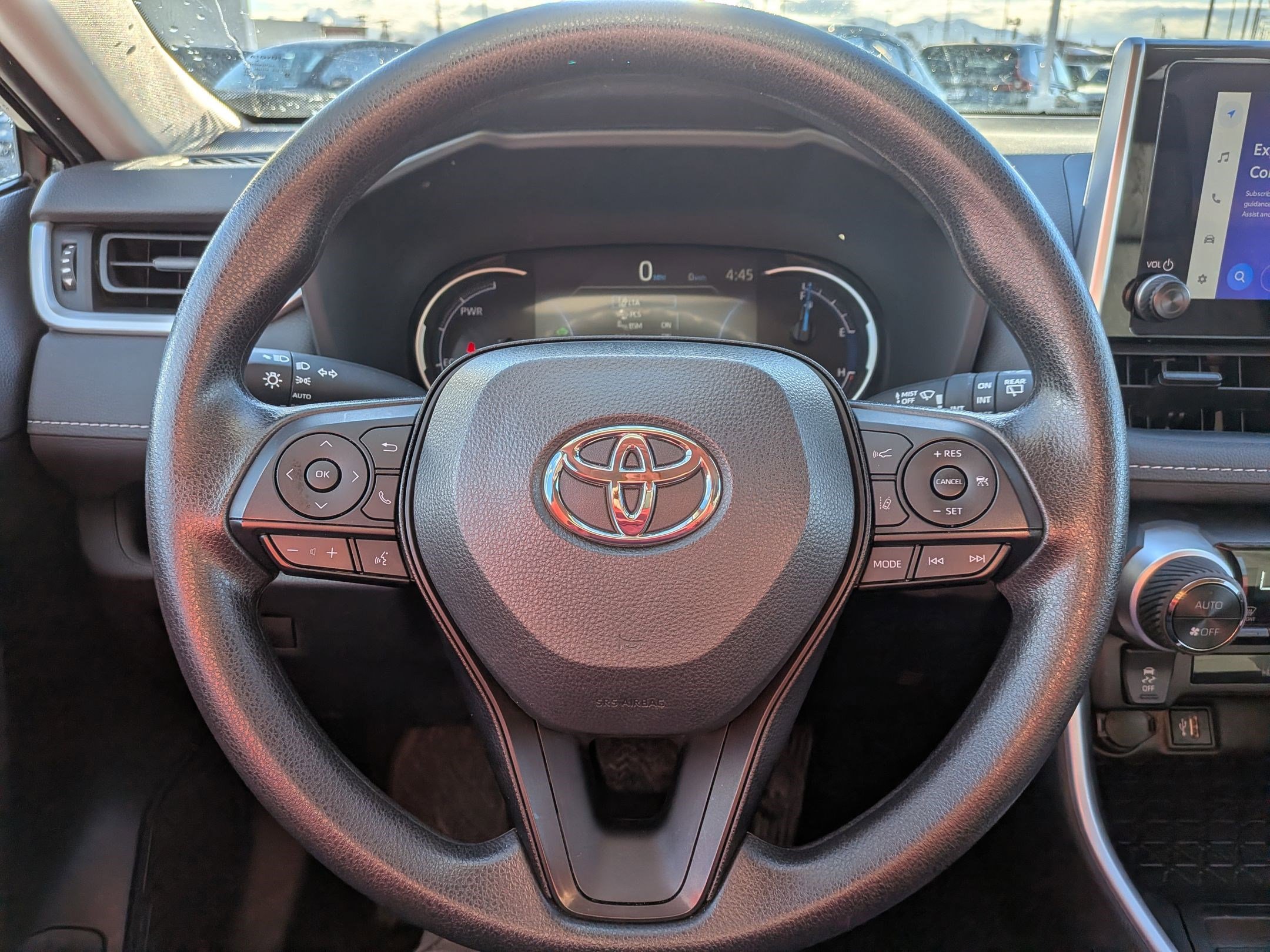 Used 2025 Toyota RAV4 XLE image 17