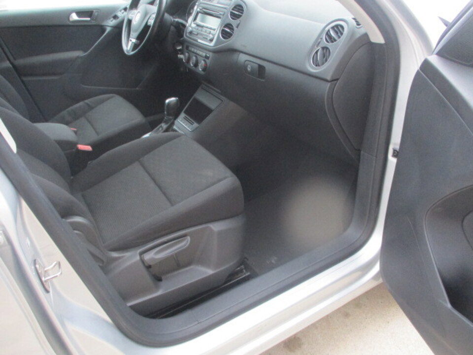 Used 2013 Volkswagen Tiguan S image 20
