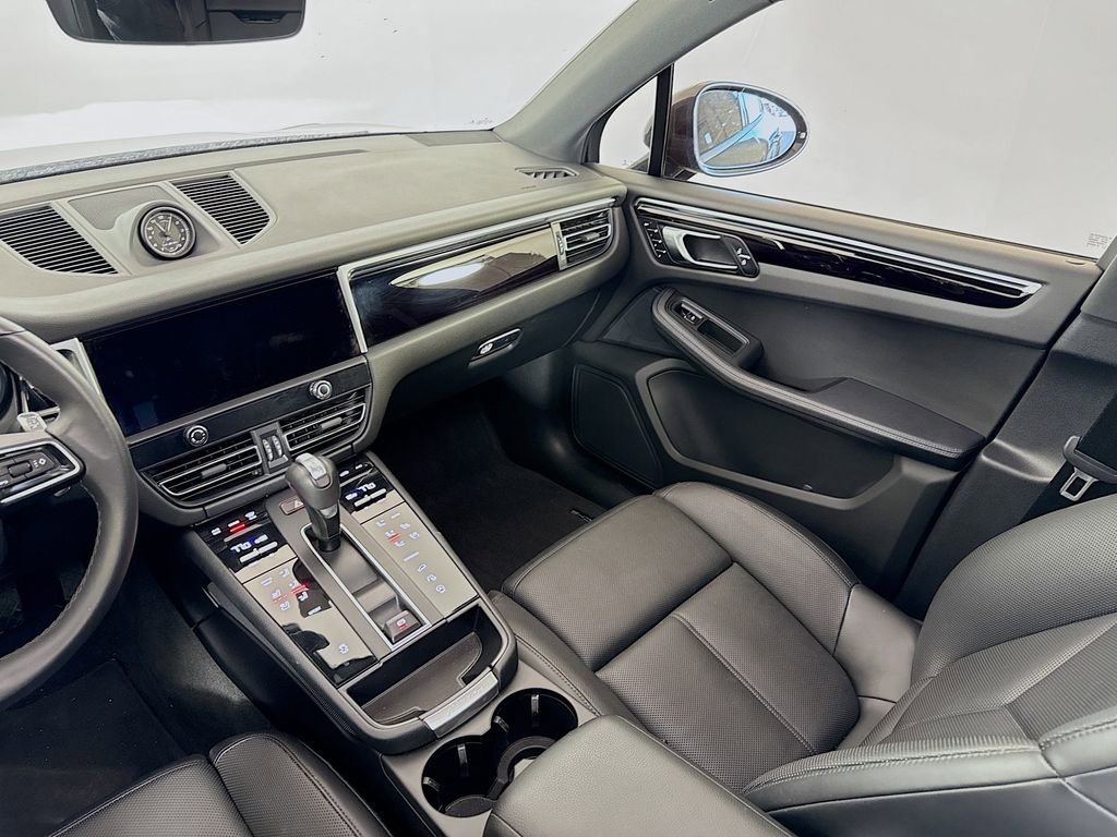 Used 2022 Porsche Macan image 25