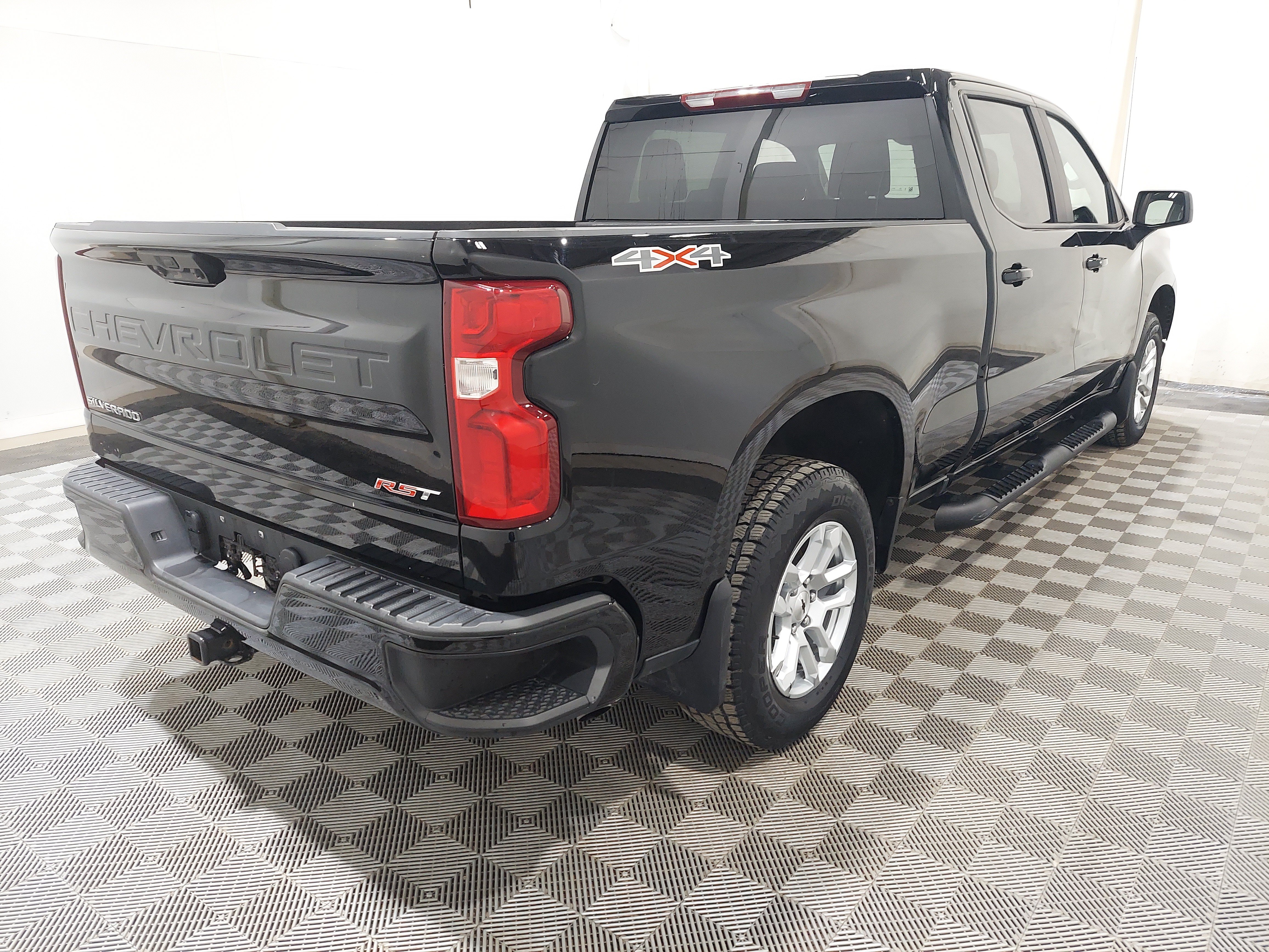 Used 2024 Chevrolet Silverado 1500 RST w/ Protection Package AWD/4WD image 3