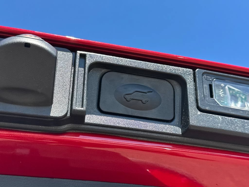 New 2027 VinFast VF 8 Eco AWD/4WD image 11