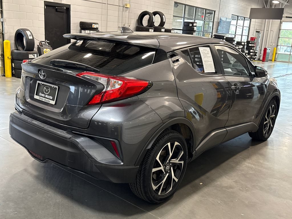 Used 2018 Toyota C-HR XLE FWD image 4