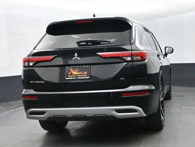 Used 2024 Mitsubishi Outlander FWD image 8