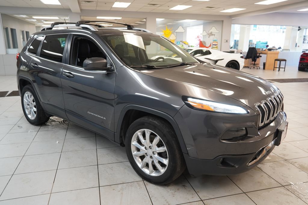 Used 2017 Jeep Cherokee Limited w/ Luxury Group image 16