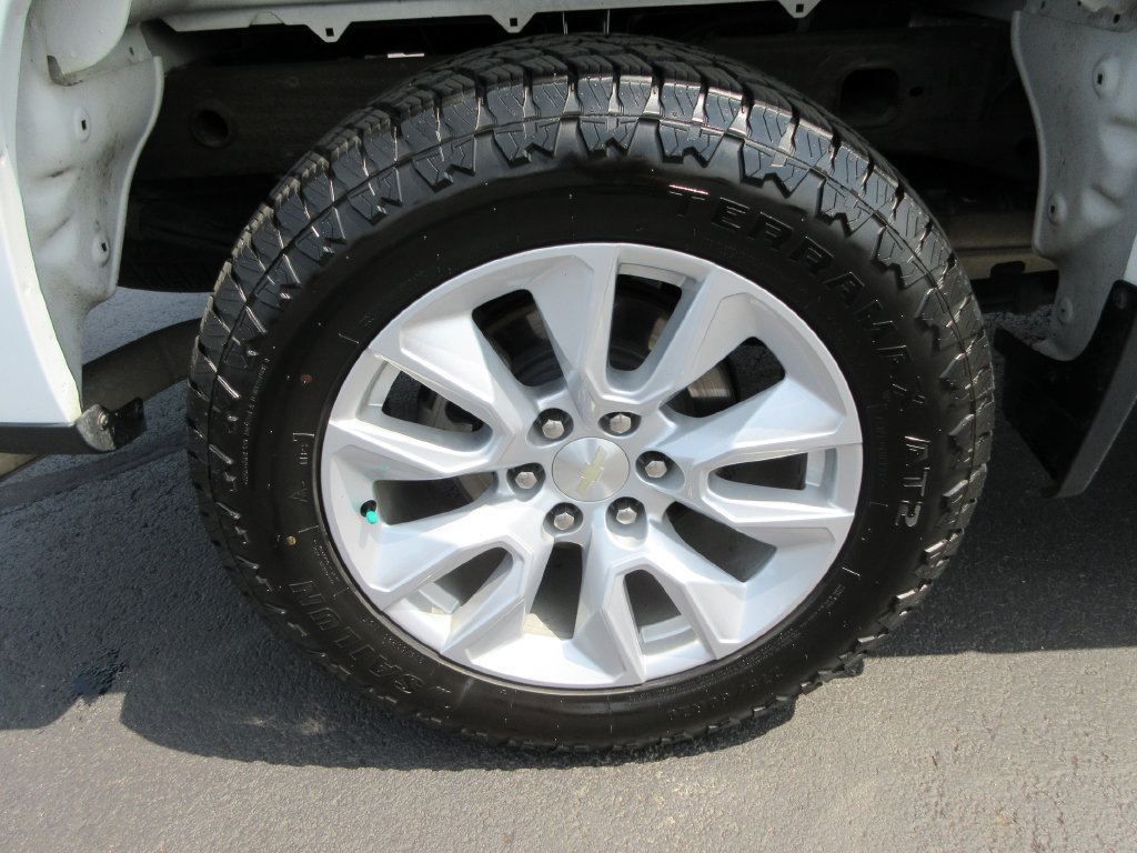 Certified 2022 Chevrolet Silverado 1500 Custom AWD/4WD image 9