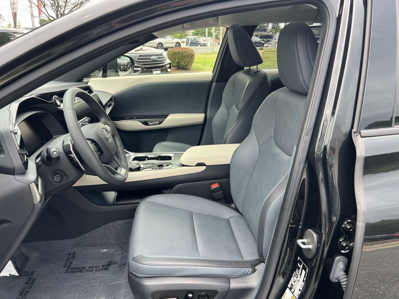 Used 2024 Lexus RZ 450e Premium w/ Technology Package AWD/4WD image 13
