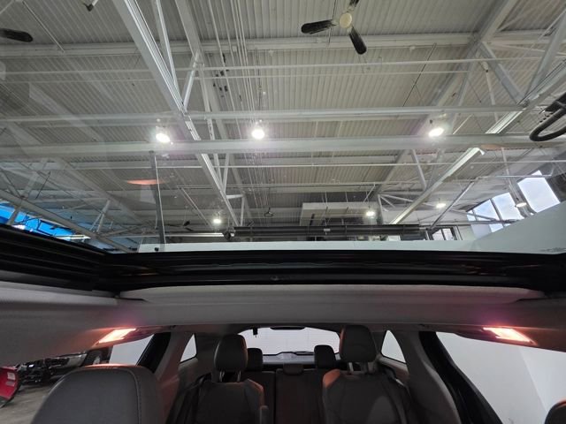 Used 2023 Toyota Sienna XLE w/ XLE Plus Package image 16