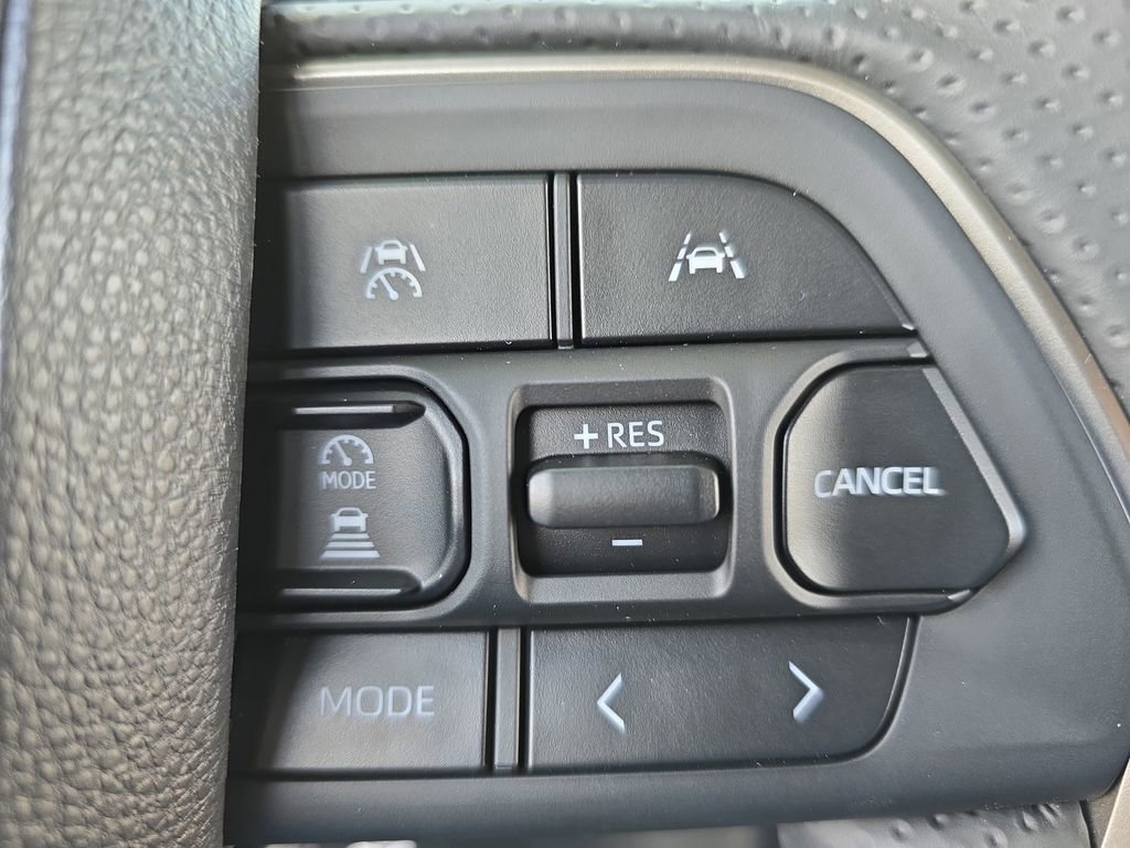 Used 2025 Toyota 4Runner SR5 AWD/4WD image 19