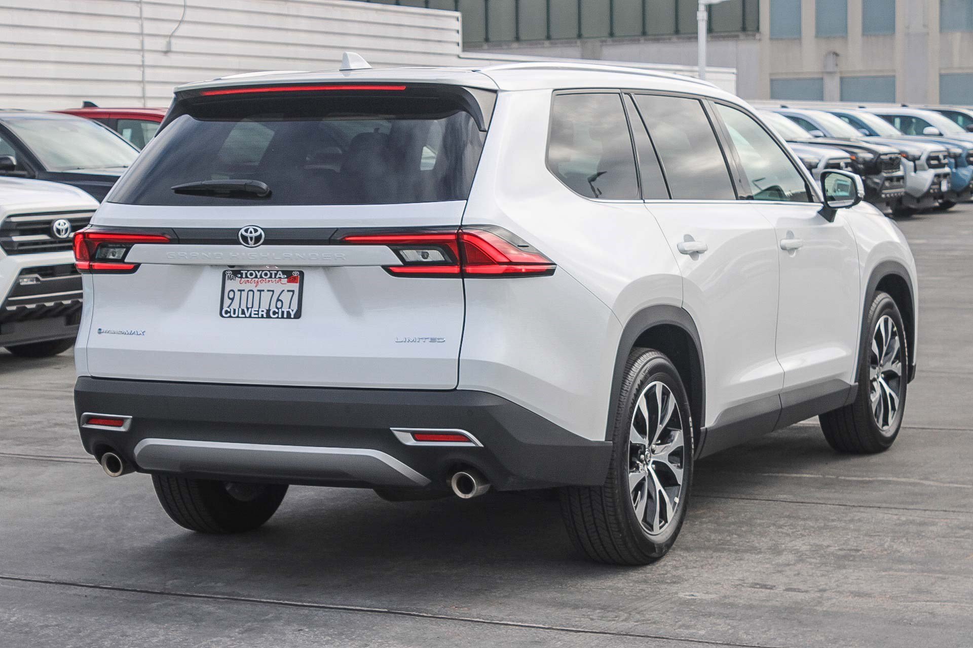 Certified 2025 Toyota Grand Highlander AWD Hybrid image 9