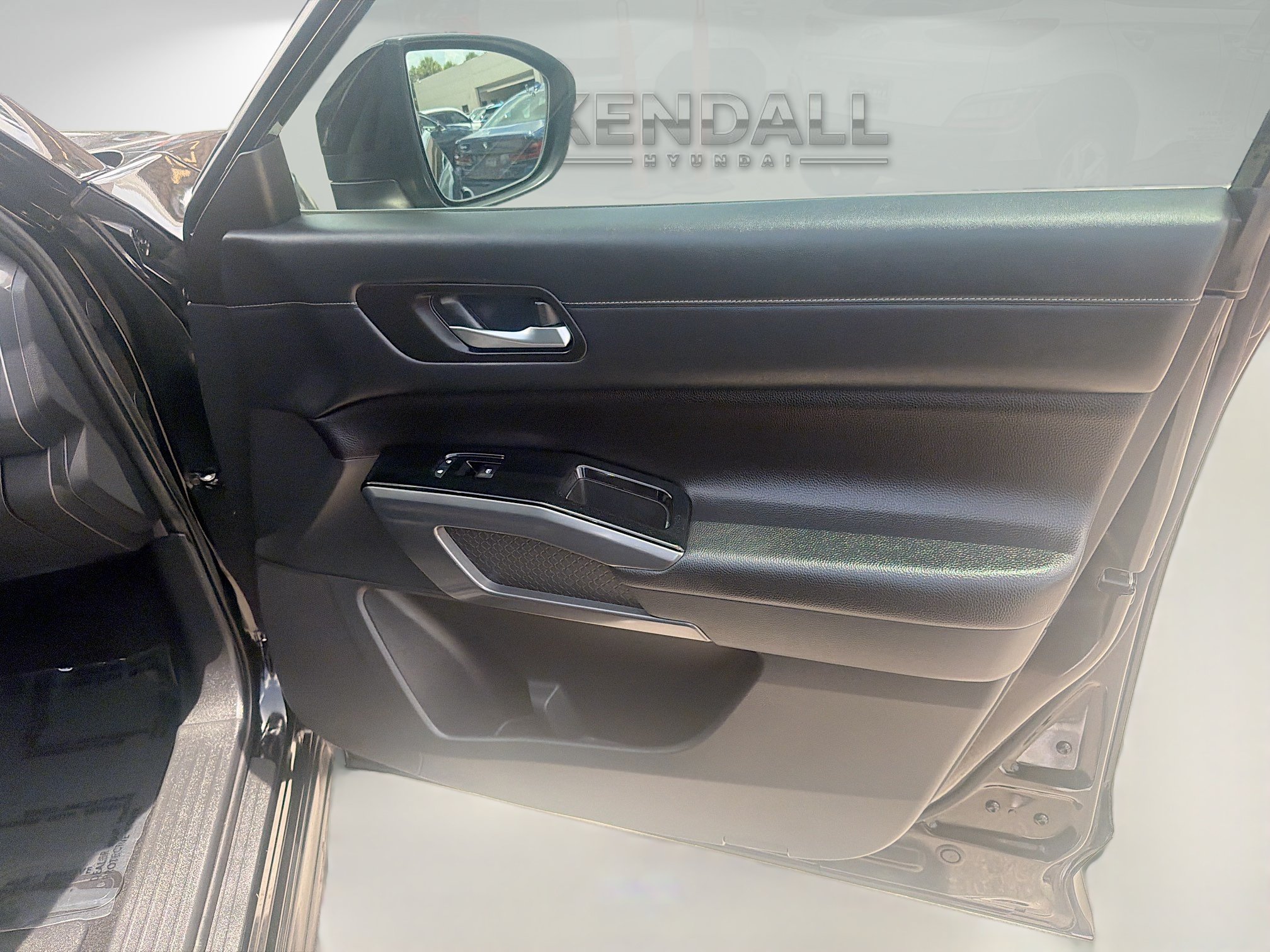 Used 2024 Nissan Pathfinder SL w/ Black Appearance Package FWD image 31