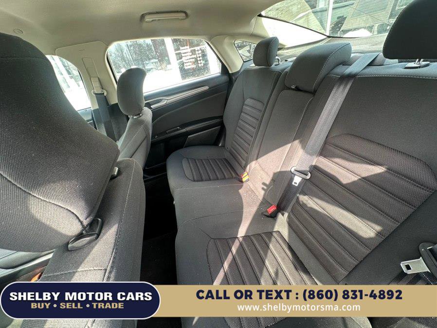 Used 2019 Ford Fusion SE FWD image 15