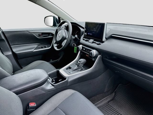 Used 2023 Toyota RAV4 LE AWD/4WD image 27
