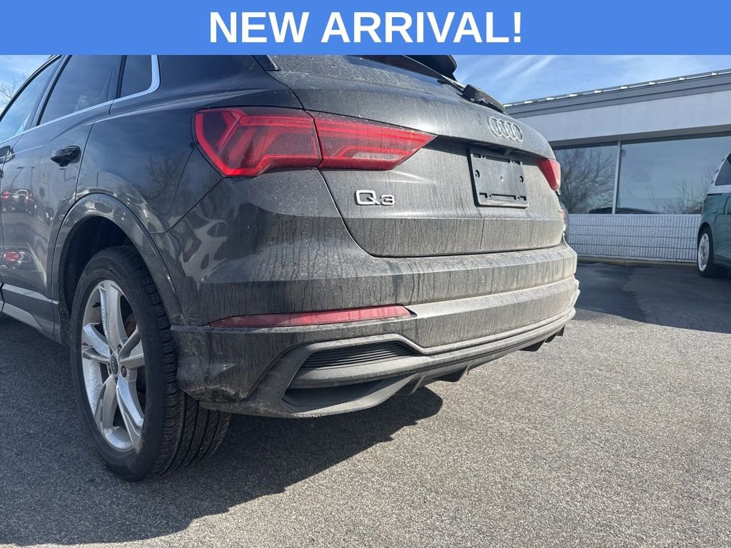 Used 2023 Audi Q3 2.0T Premium w/ Convenience Package image 11