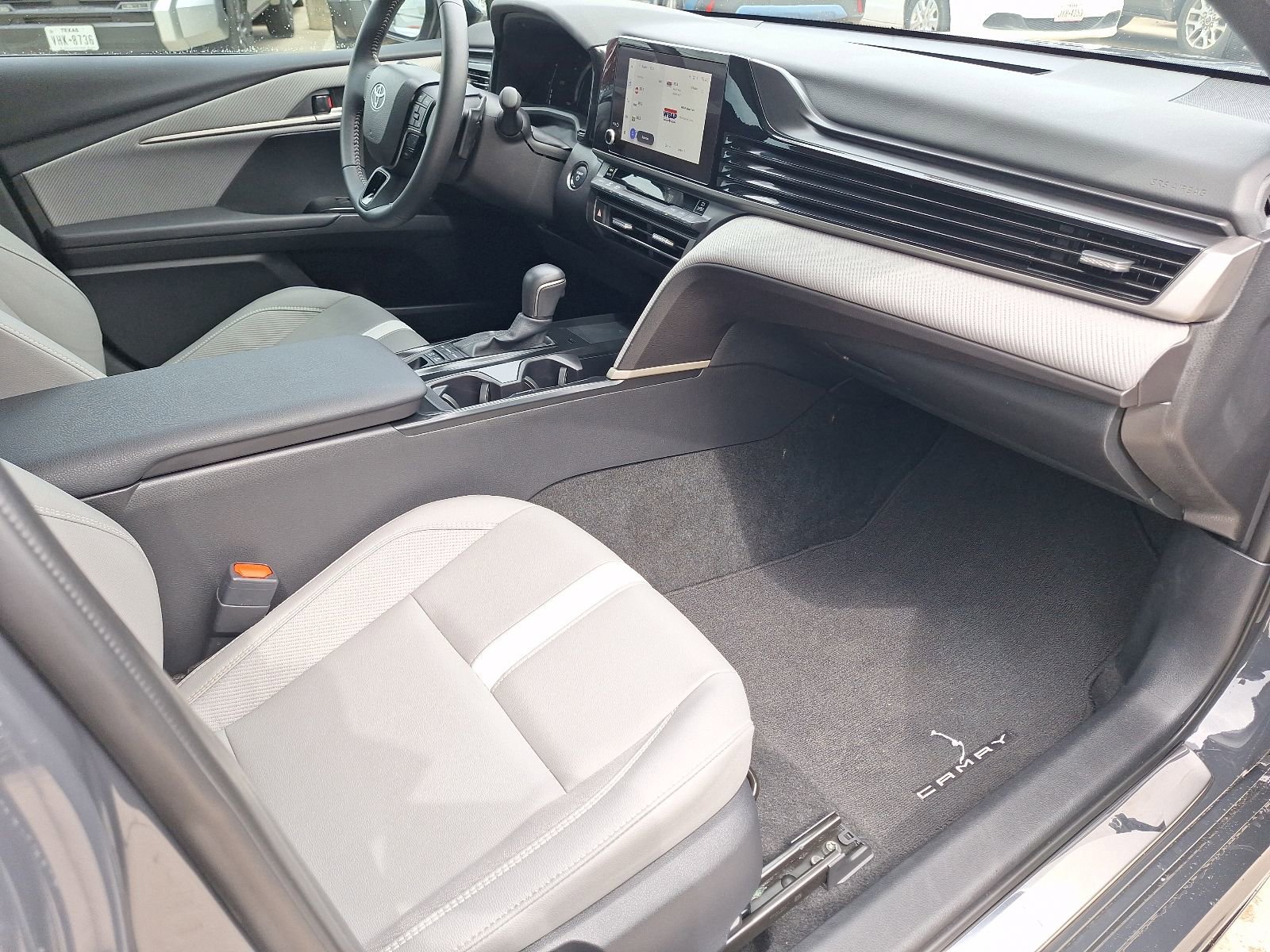 Used 2025 Toyota Camry SE FWD image 31