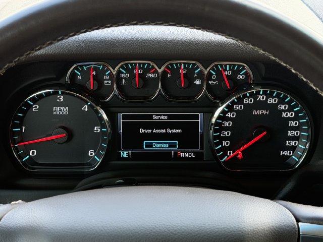 Used 2018 Chevrolet Suburban LT RWD image 17