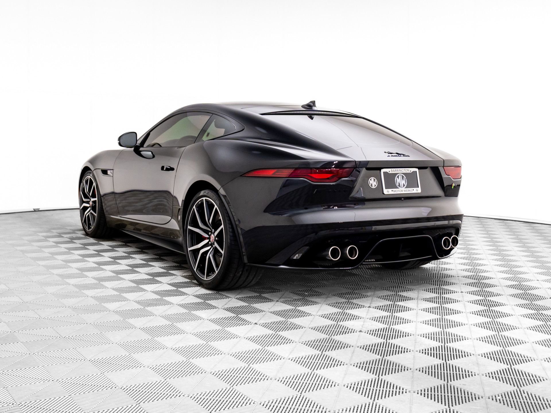 Used 2023 Jaguar F-TYPE R AWD/4WD image 3